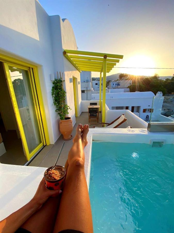 New Earth * Kamari (Santorini)